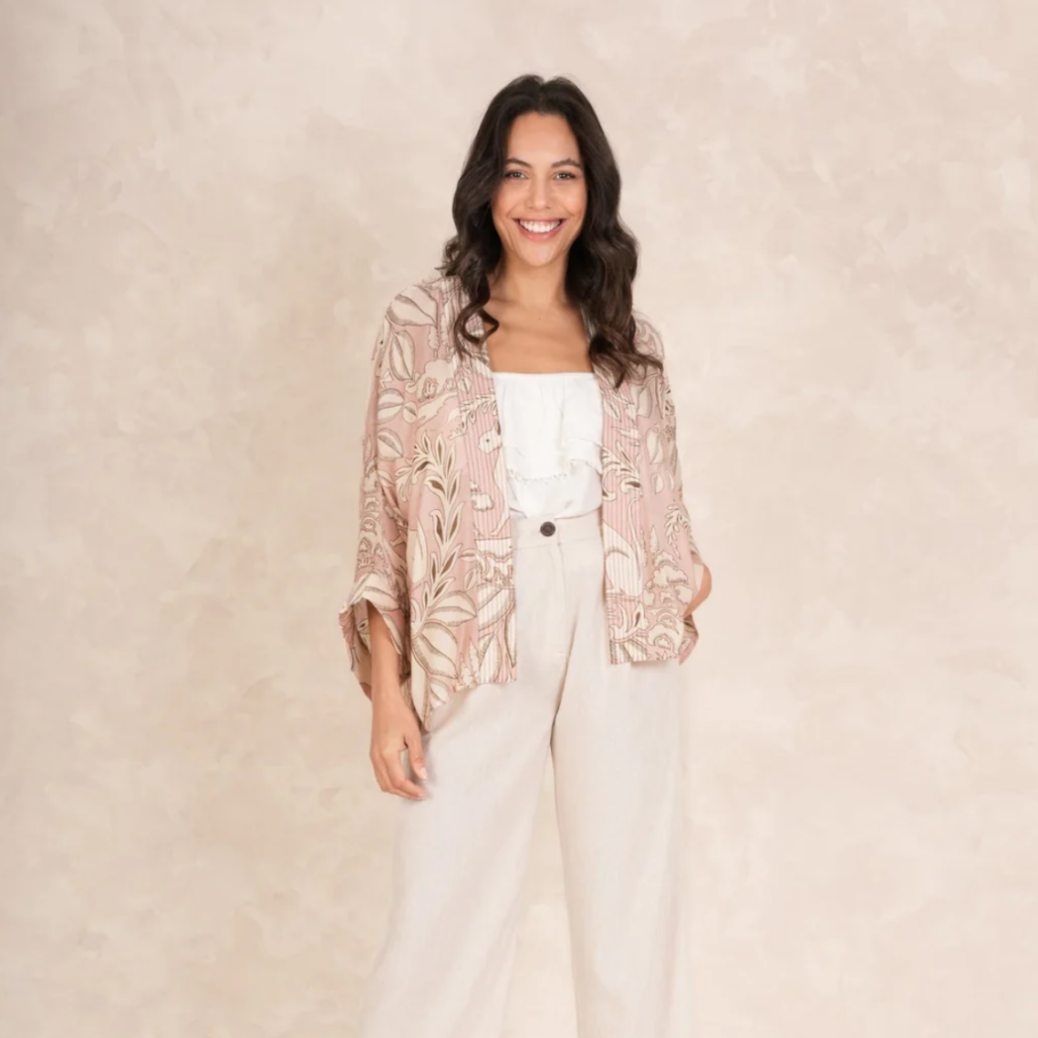 One hundred stars sphinx pink kimono One hundred stars sphinx pink kimono