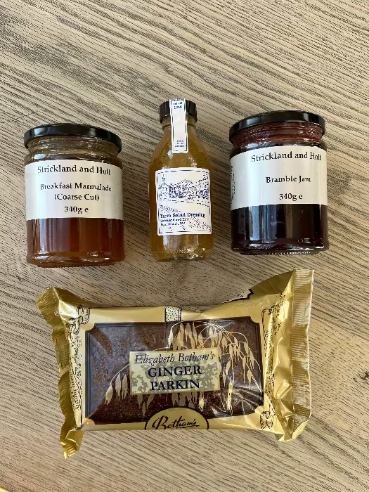 Strickland and Holt Hamper 1 products Strickland and Holt Hamper 1 products