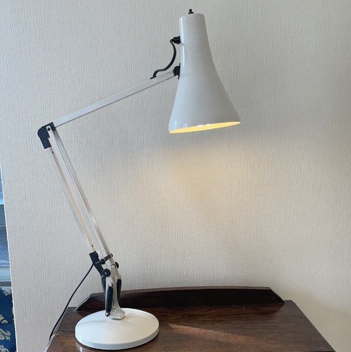 Model 90 anglepoise lamp